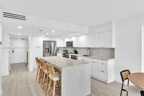 2625 Collins Avenue Miami Beach FL 33140