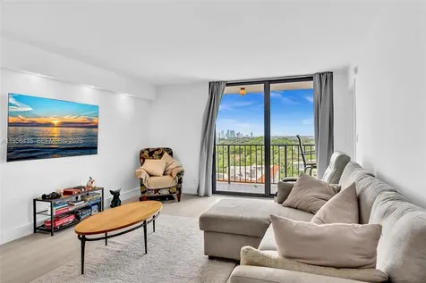 2625 Collins Avenue Miami Beach FL 33140