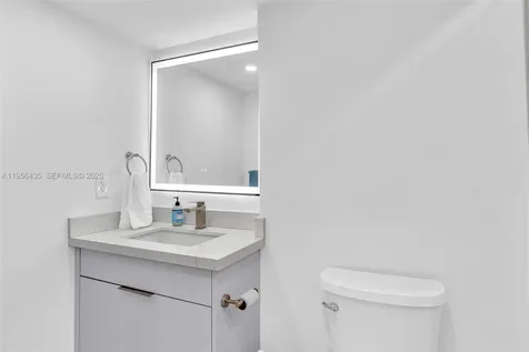 2625 Collins Avenue Miami Beach FL 33140