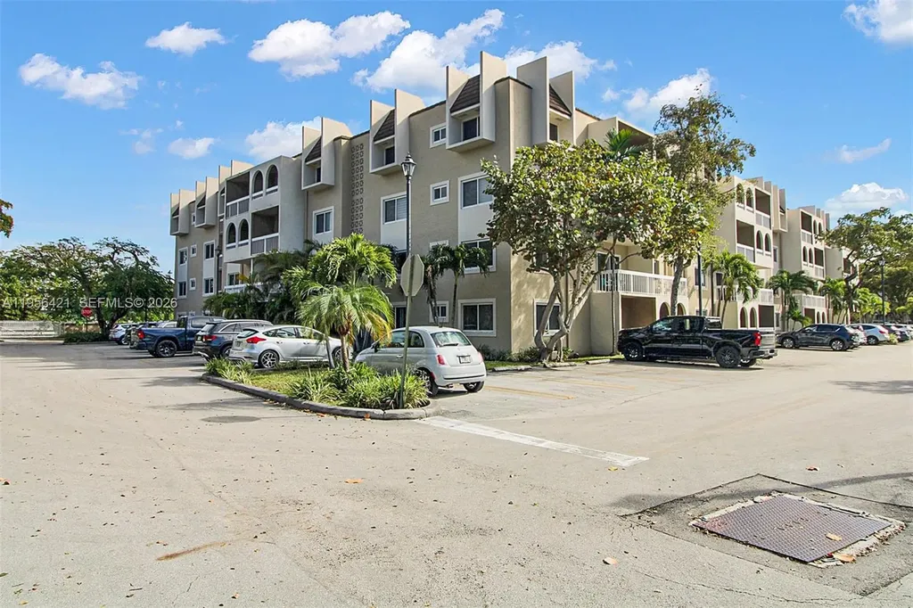 7703 Camino Real Miami FL 33143