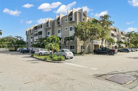 7703 Camino Real Miami FL 33143