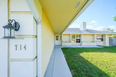 714 NE Lanfair Street Port St. Lucie FL 34983