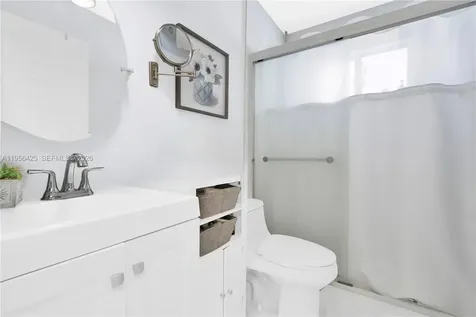 3210 SW 24th Terrace Miami FL 33145