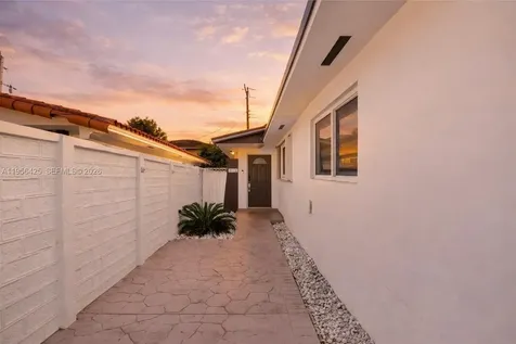 3210 SW 24th Terrace Miami FL 33145