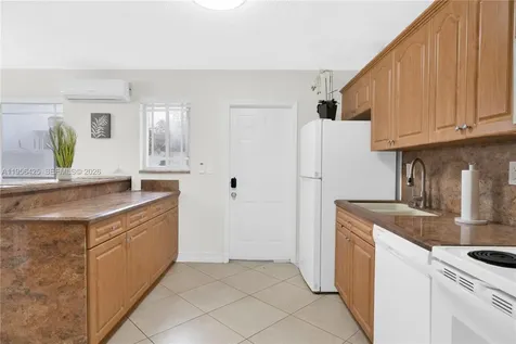 3210 SW 24th Terrace Miami FL 33145