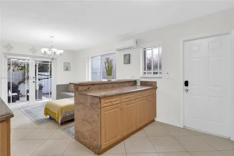 3210 SW 24th Terrace Miami FL 33145