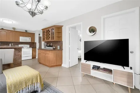3210 SW 24th Terrace Miami FL 33145