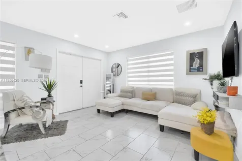 3210 SW 24th Terrace Miami FL 33145