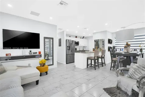 3210 SW 24th Terrace Miami FL 33145