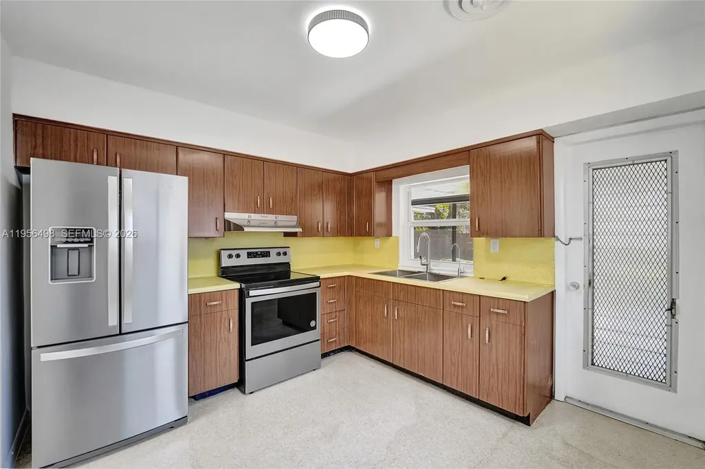 3816 W Park Road Hollywood FL 33021