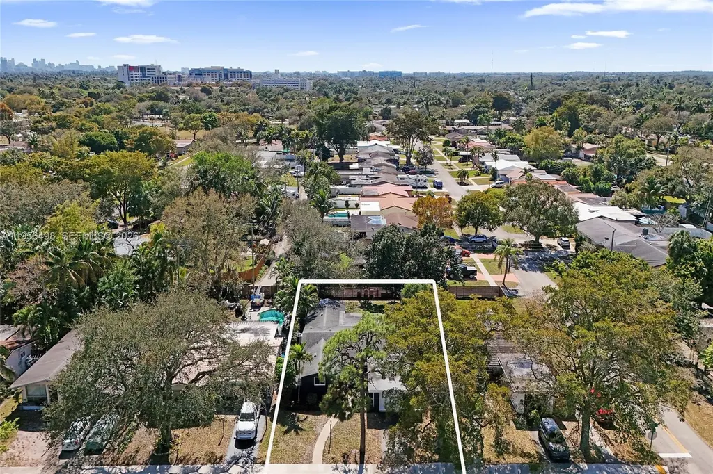 3816 W Park Road Hollywood FL 33021
