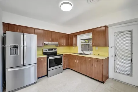 3816 W Park Road Hollywood FL 33021