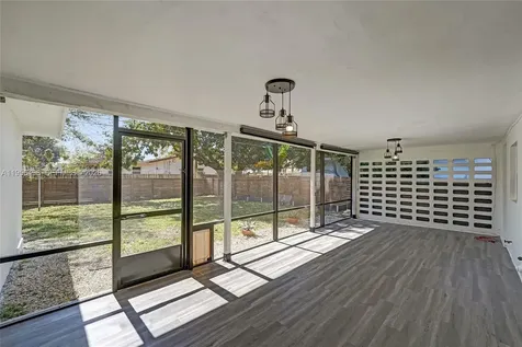 3816 W Park Road Hollywood FL 33021
