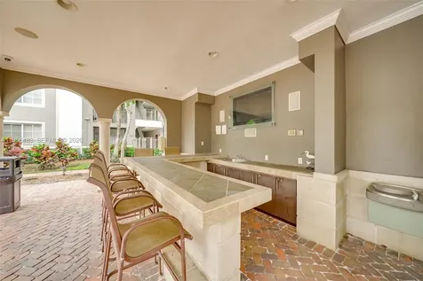 6831 SW 44th Street Miami FL 33155