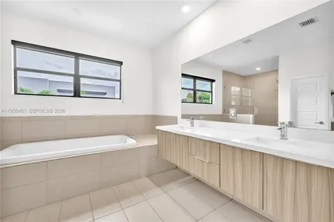 10250 NW 76th Terrace Doral FL 33178
