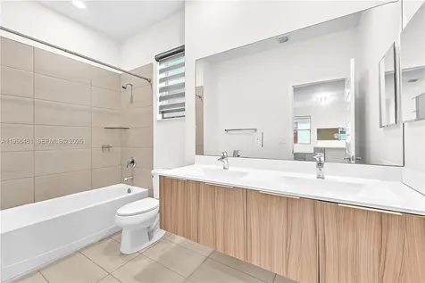 10250 NW 76th Terrace Doral FL 33178