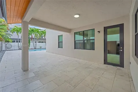 10250 NW 76th Terrace Doral FL 33178