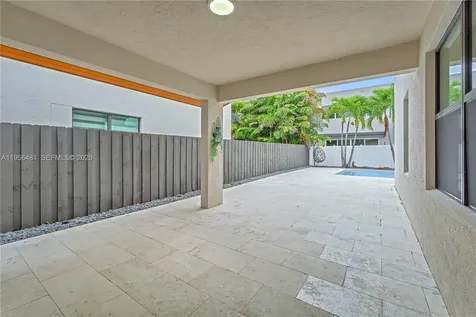 10250 NW 76th Terrace Doral FL 33178