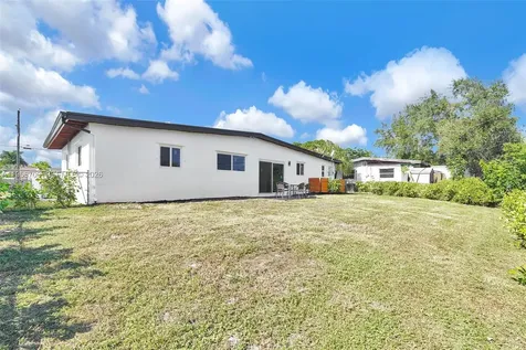 5730 SW 54th Terrace Davie FL 33314