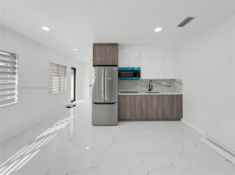 2490 SW 17th Street Miami FL 33145