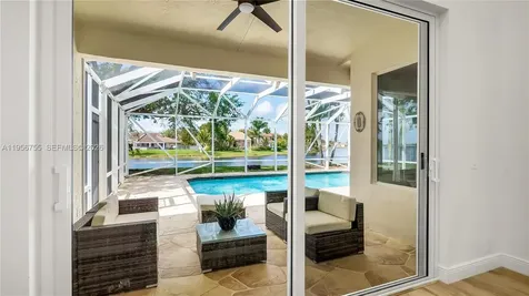 637 Lake Boulevard Weston FL 33326