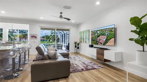637 Lake Boulevard Weston FL 33326