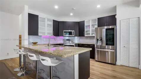637 Lake Boulevard Weston FL 33326