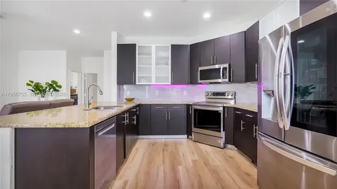637 Lake Boulevard Weston FL 33326