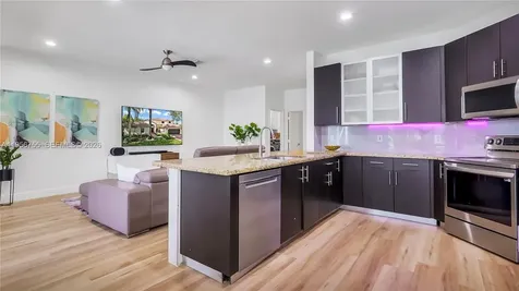 637 Lake Boulevard Weston FL 33326