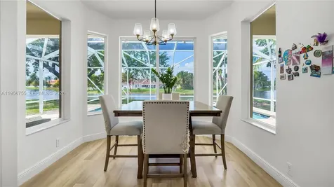637 Lake Boulevard Weston FL 33326