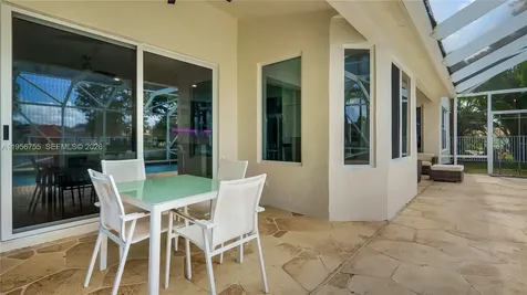 637 Lake Boulevard Weston FL 33326