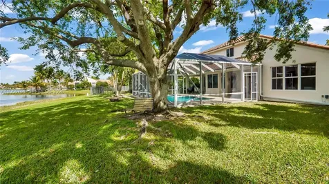 637 Lake Boulevard Weston FL 33326