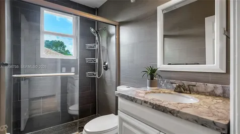 637 Lake Boulevard Weston FL 33326