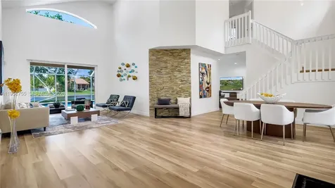 637 Lake Boulevard Weston FL 33326