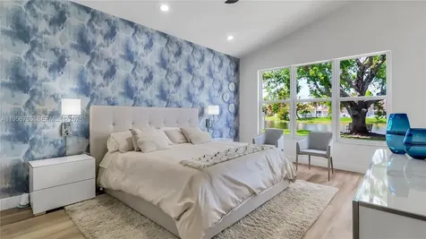 637 Lake Boulevard Weston FL 33326