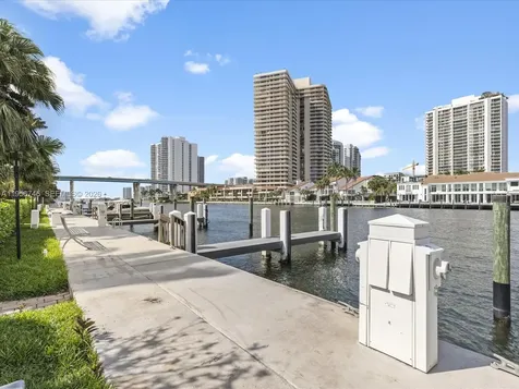 3960 194th Trail Sunny Isles Beach FL 33160