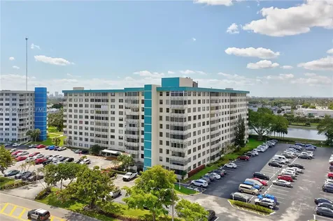 4330 Hillcrest Drive Hollywood FL 33021