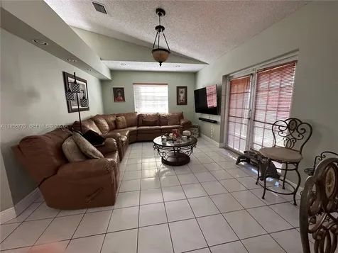 15421 SW 95th Lane Miami FL 33196
