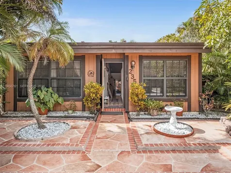 2350 Elm Court Pembroke Pines FL 33026