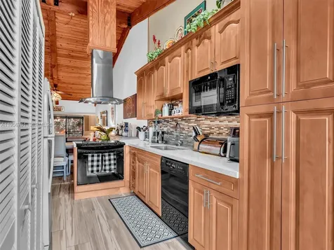 2350 Elm Court Pembroke Pines FL 33026
