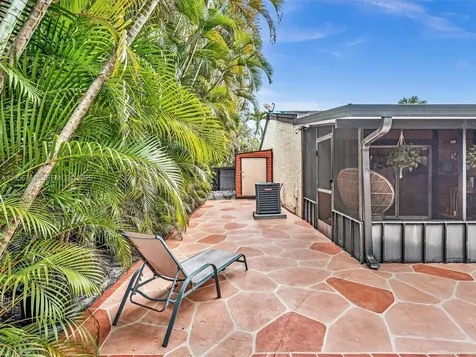 2350 Elm Court Pembroke Pines FL 33026