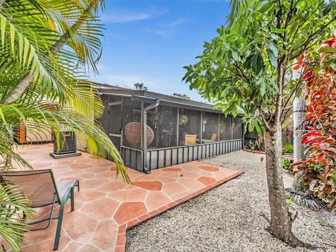 2350 Elm Court Pembroke Pines FL 33026