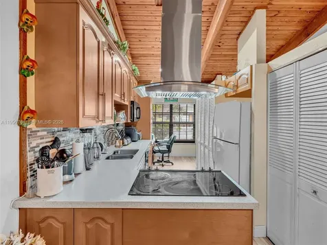 2350 Elm Court Pembroke Pines FL 33026