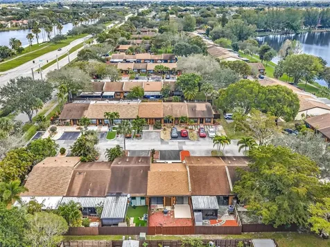 2350 Elm Court Pembroke Pines FL 33026