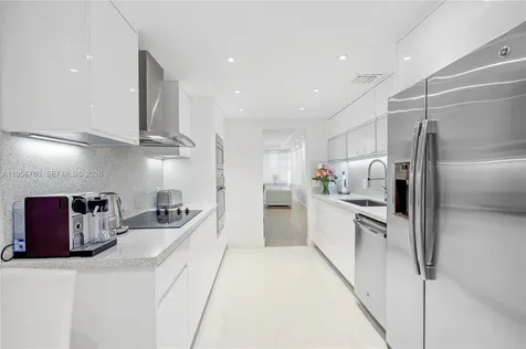5255 Collins Avenue Miami Beach FL 33140