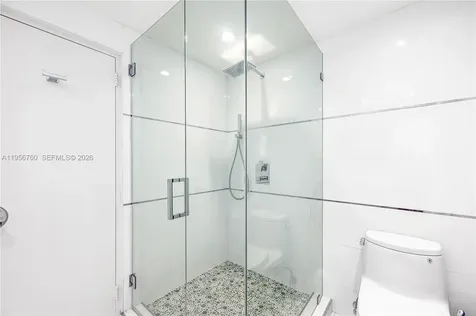 5255 Collins Avenue Miami Beach FL 33140