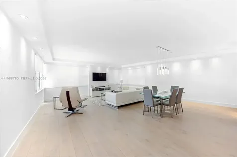 5255 Collins Avenue Miami Beach FL 33140