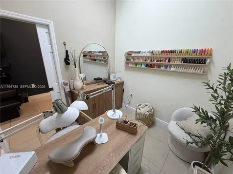 18505 NW 75th Place Hialeah FL 33015