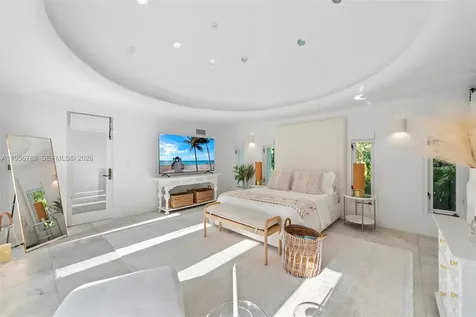 24 S Hibiscus Drive Miami Beach FL 33139