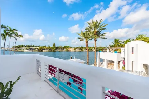 24 S Hibiscus Drive Miami Beach FL 33139